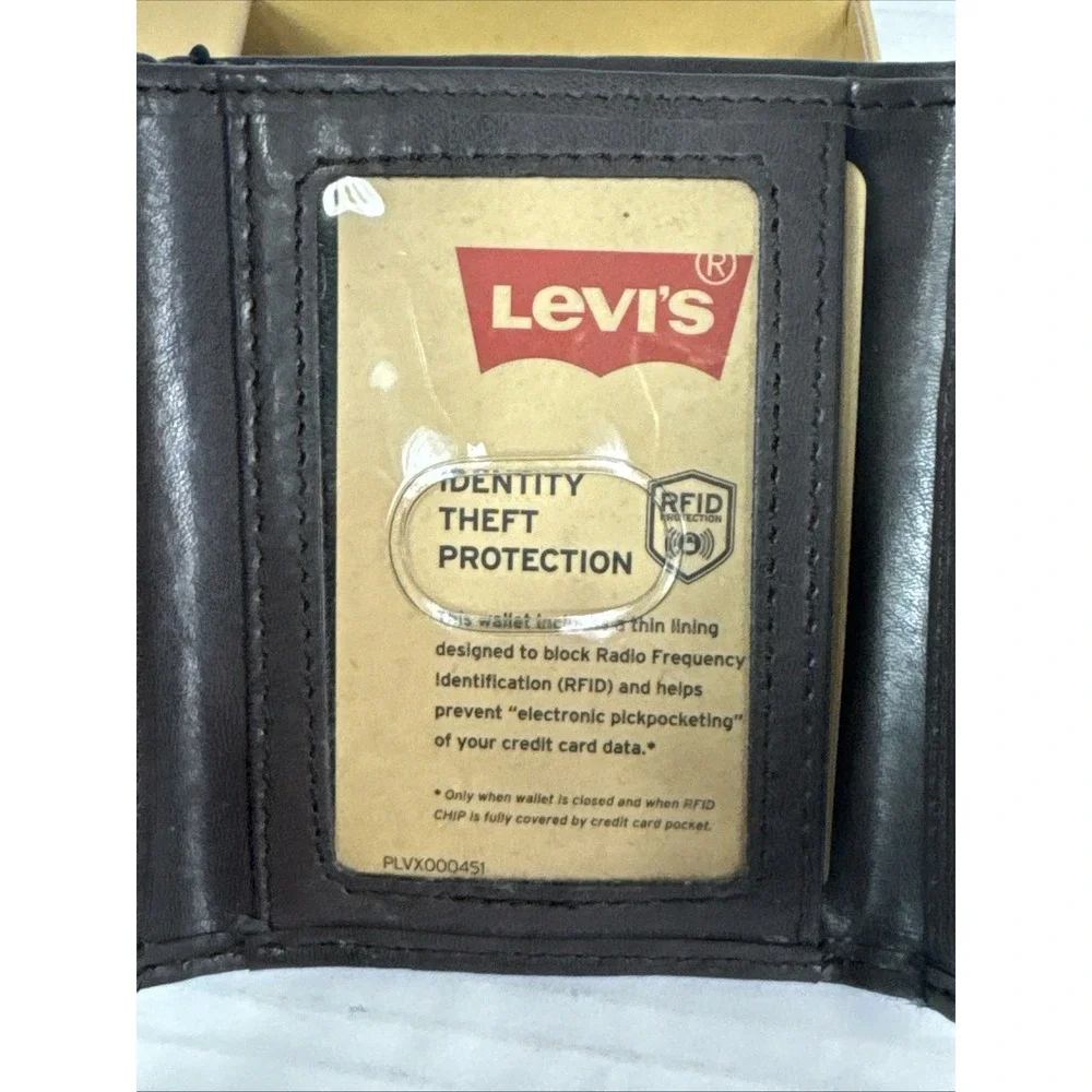 Levi's Men's Sleek & Slim Trifold RFID Brown Leather Wallet 1661